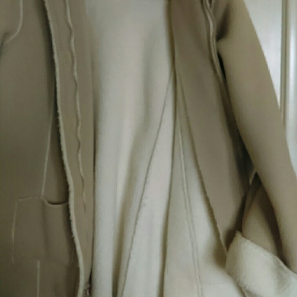 Coat - Picture 2 of 4